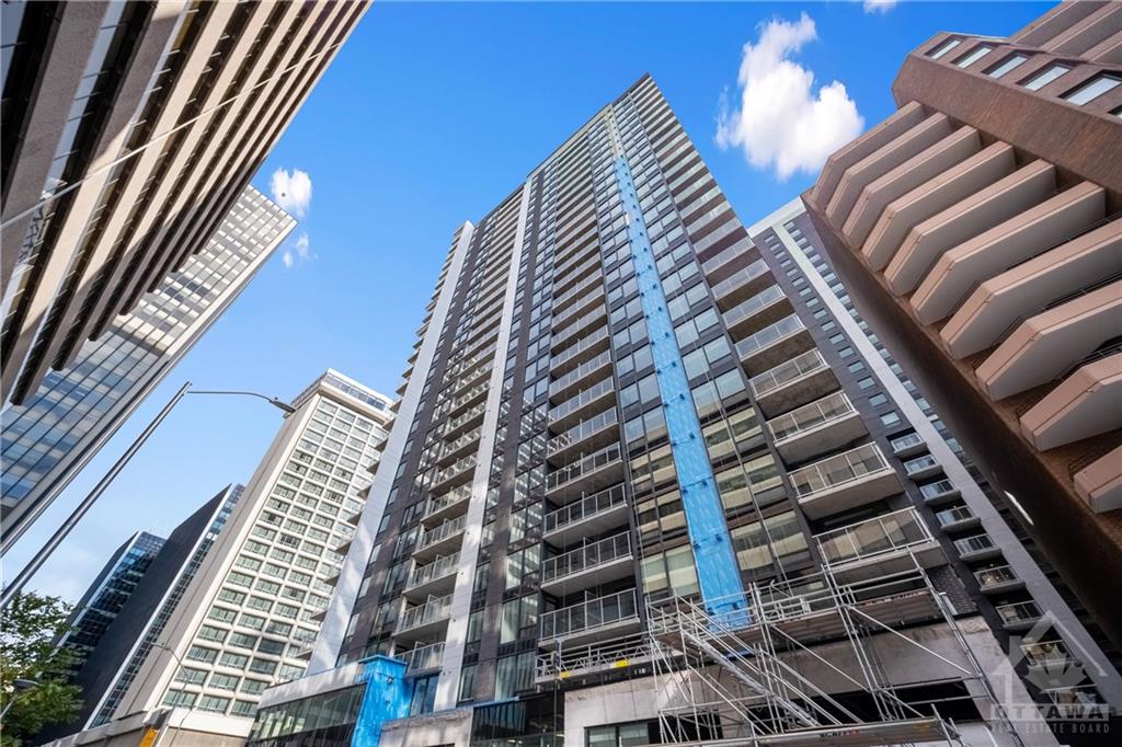 340 QUEEN Street, #1403