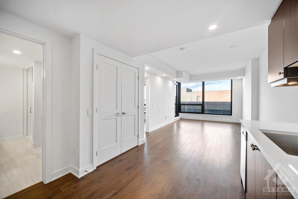 340 QUEEN Street, #1403