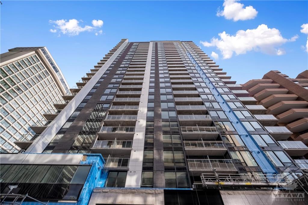 340 QUEEN Street, #1403