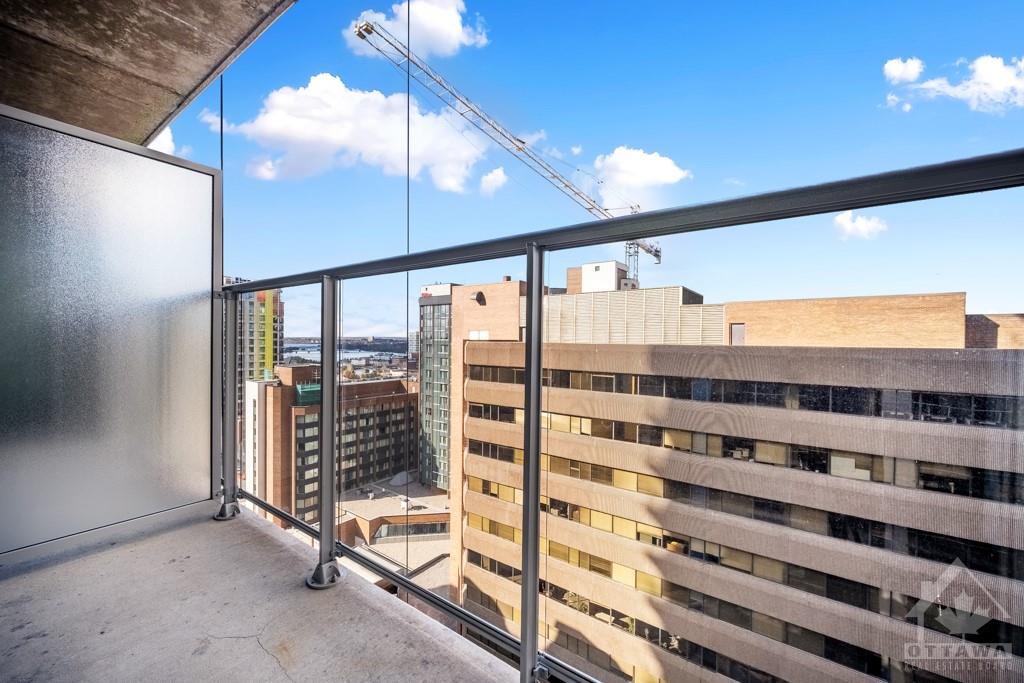 340 QUEEN Street, #1403