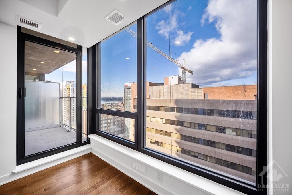 340 QUEEN Street, #1403