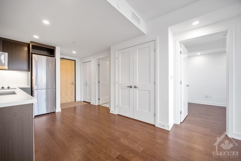 340 QUEEN Street, #1403