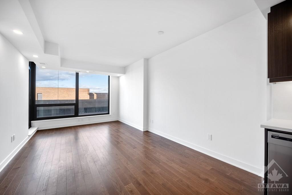 340 QUEEN Street, #1403