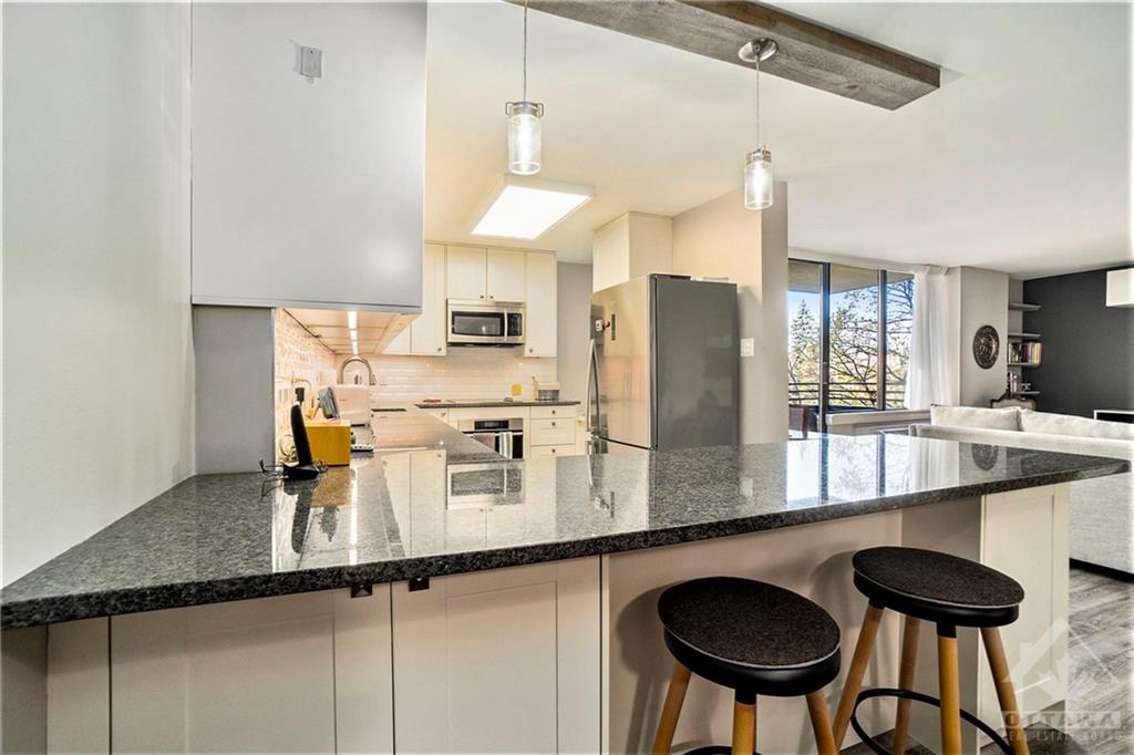 71 SOMERSET Street W, #302