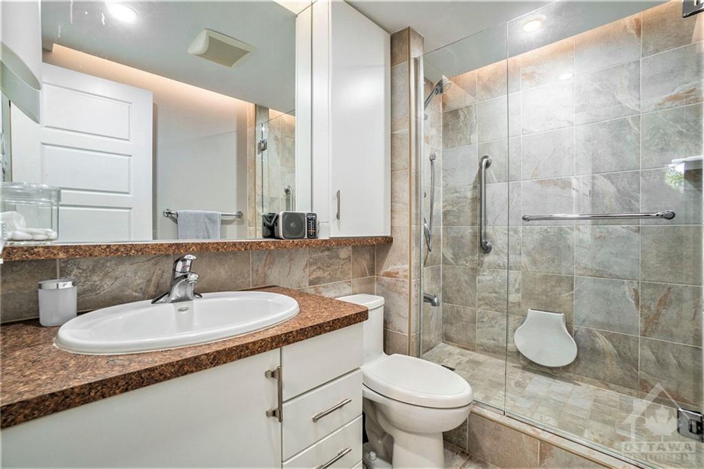 71 SOMERSET Street W, #302