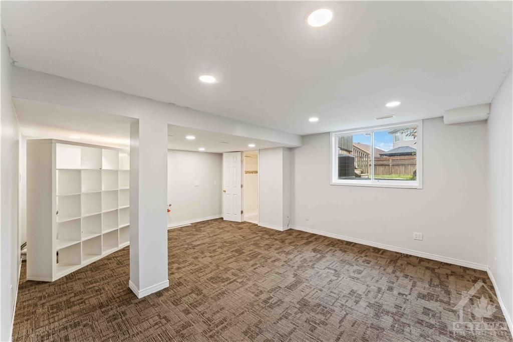 36 SPRINGCREEK Crescent
