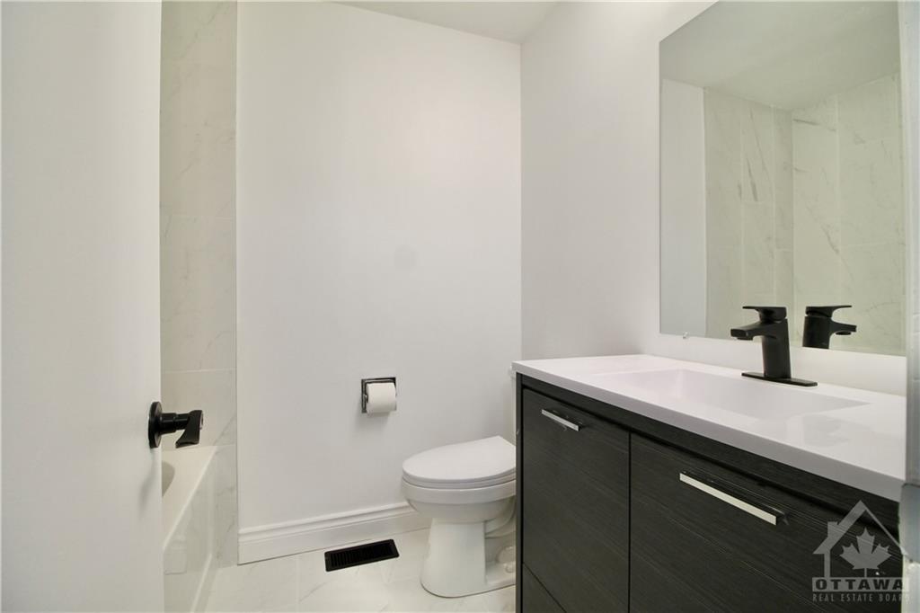 907 ELMSMERE Road, #A