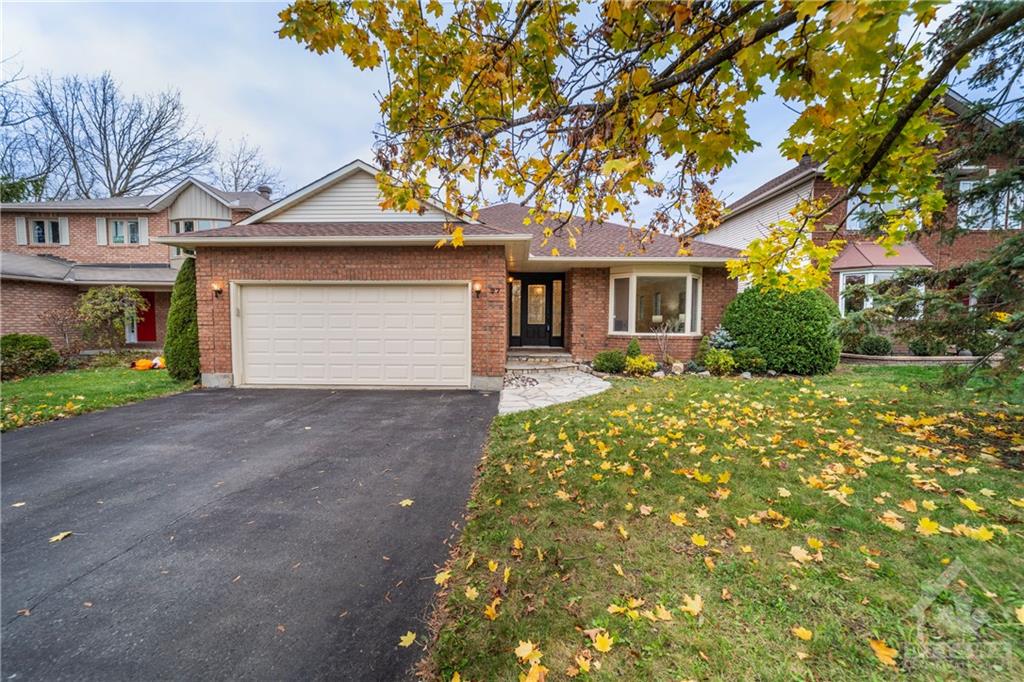 27 CLAUDET Crescent