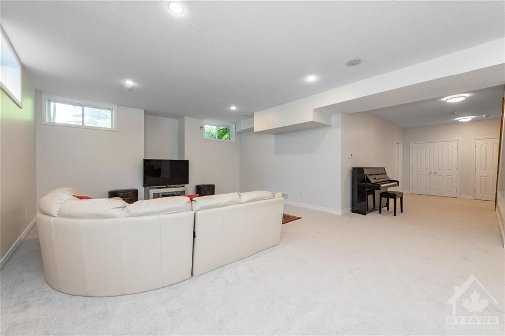 33 MARCHVALE Drive