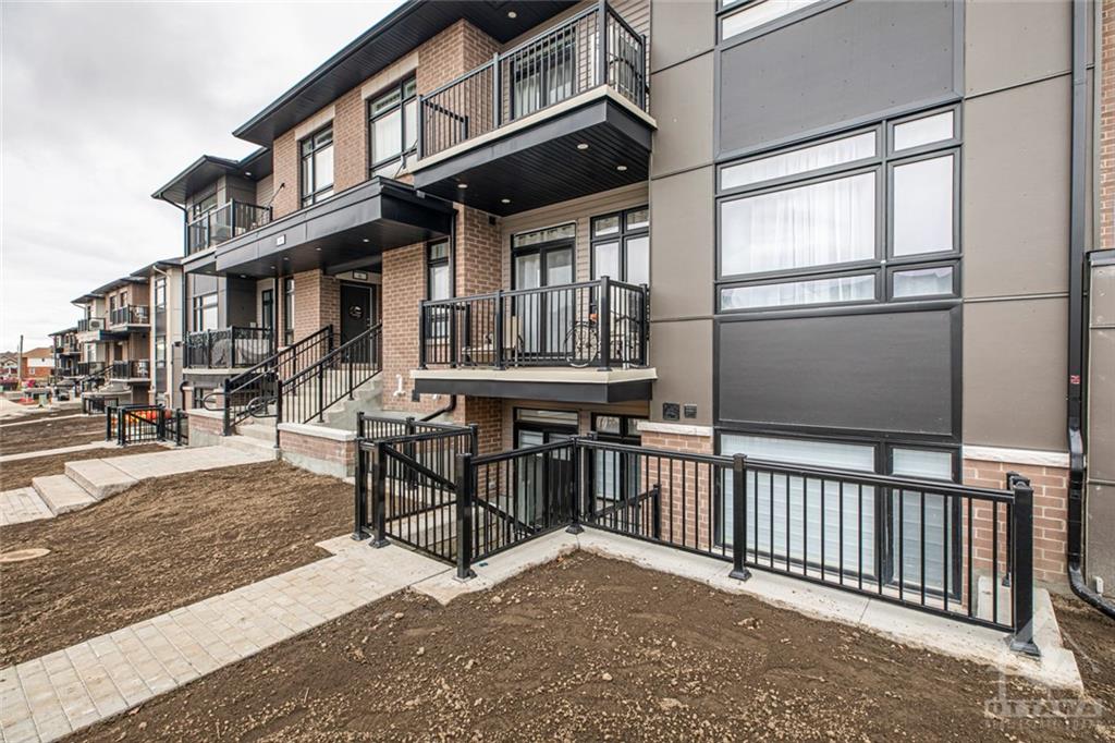 380 ROLLING MEADOW Crescent, #E