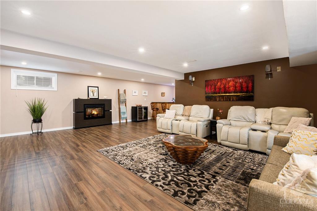 302 EQUINELLE Drive