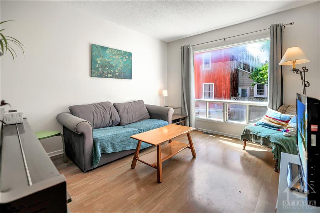 77 ROSEDALE Avenue