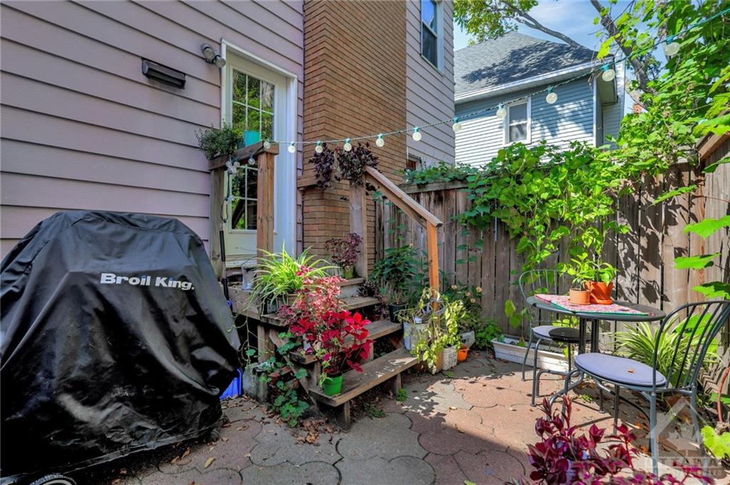 77 ROSEDALE Avenue