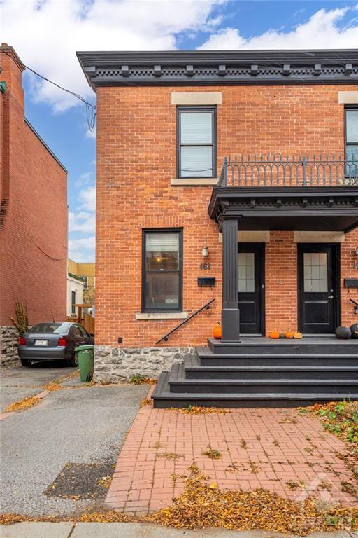 462 MCLEOD Street