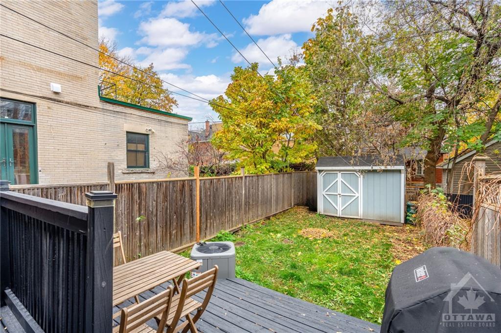 462 MCLEOD Street