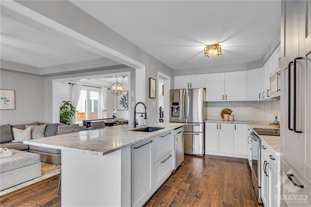 546 ROUNDLEAF Way