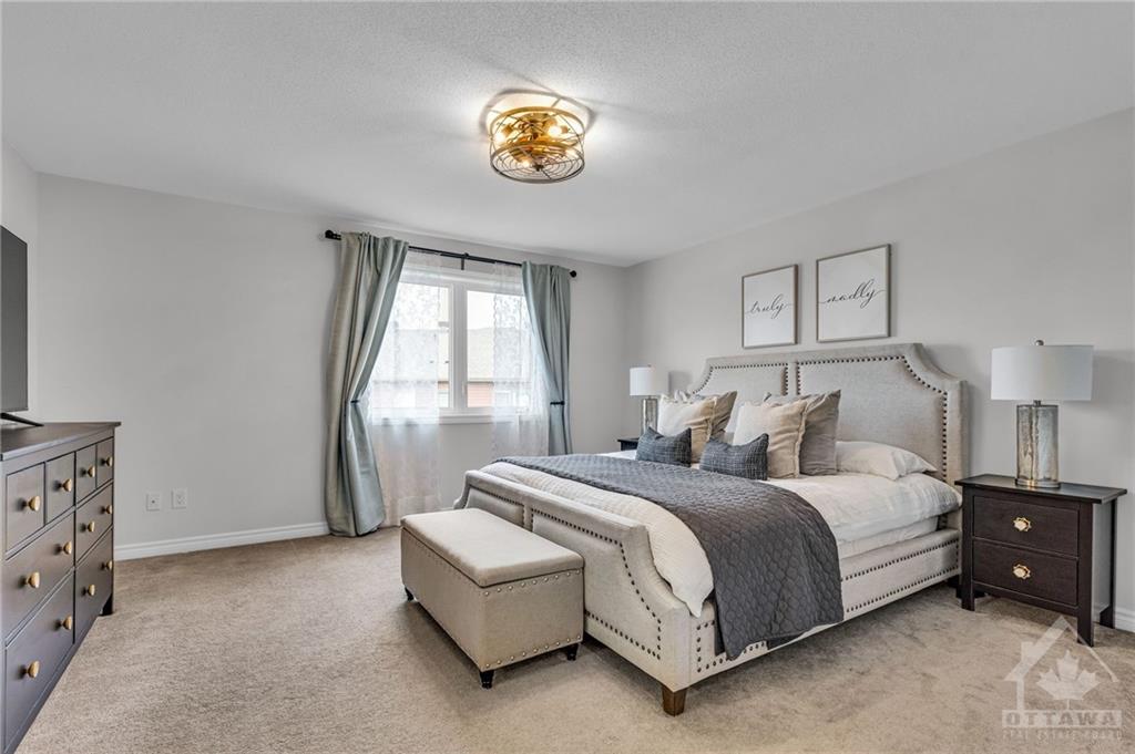 546 ROUNDLEAF Way