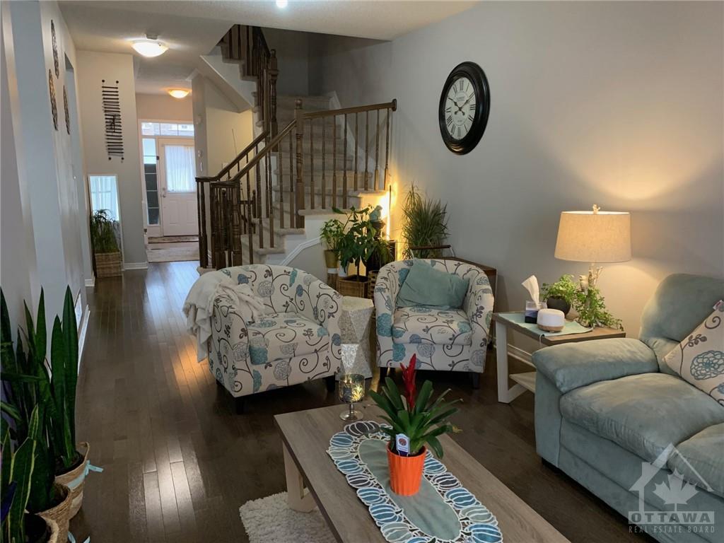 235 LOSINO Crescent