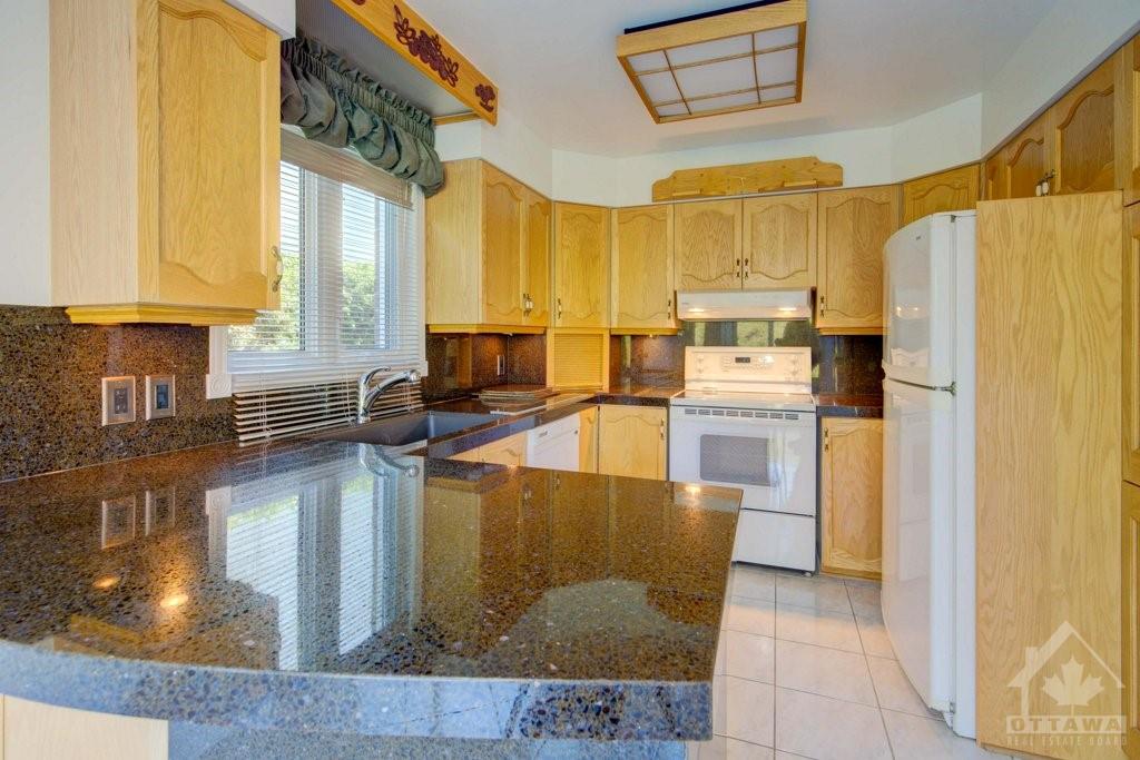 52 PICKWICK Drive