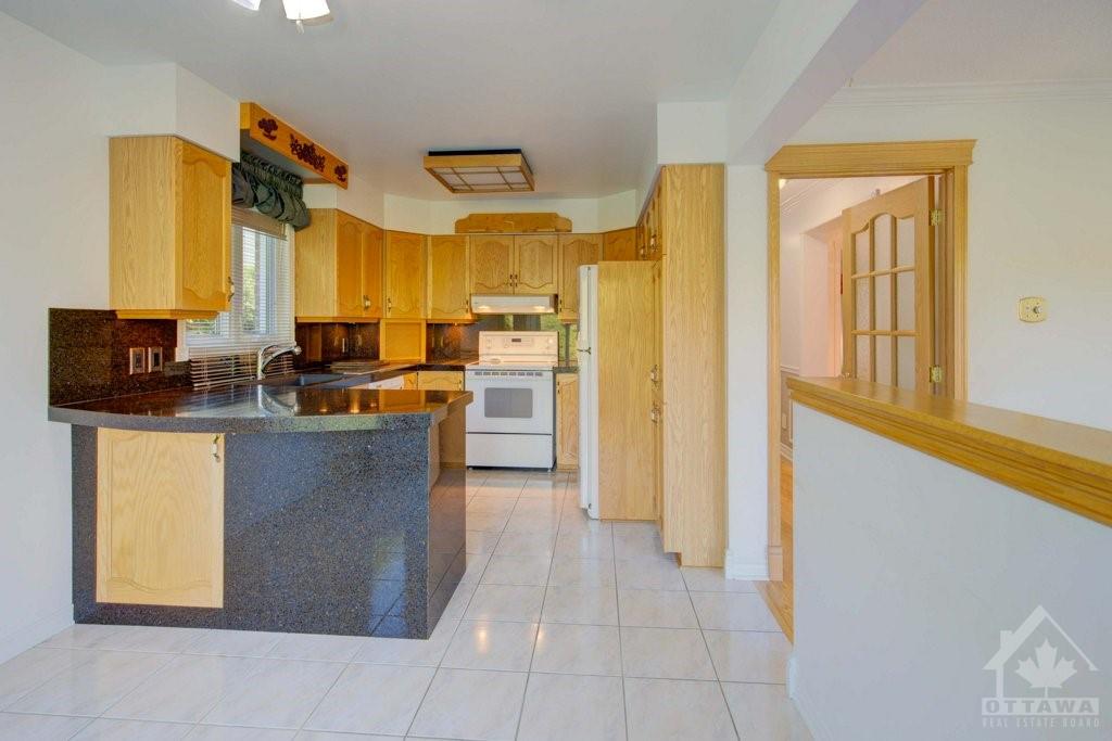 52 PICKWICK Drive