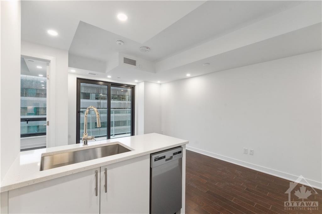 340 QUEEN Street, #1202