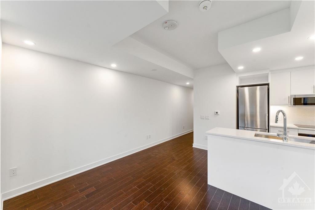 340 QUEEN Street, #1202
