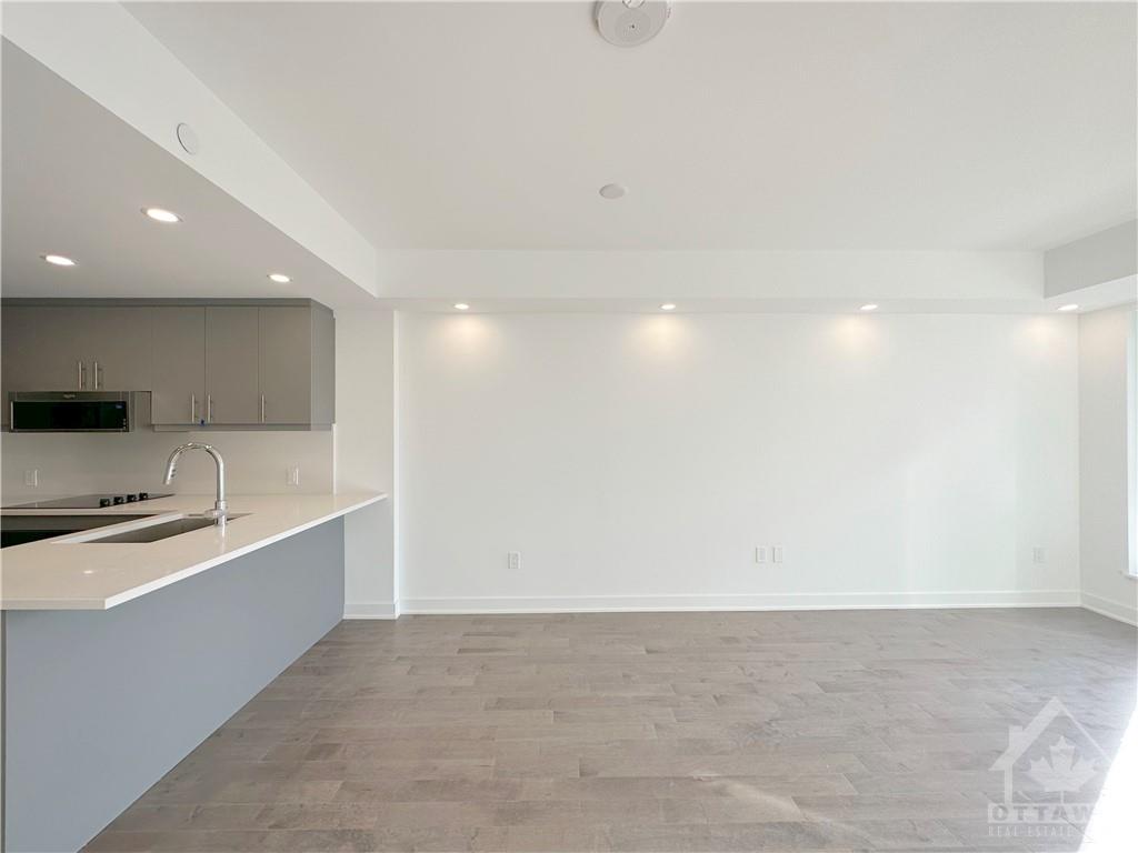 340 QUEEN Street, #1509