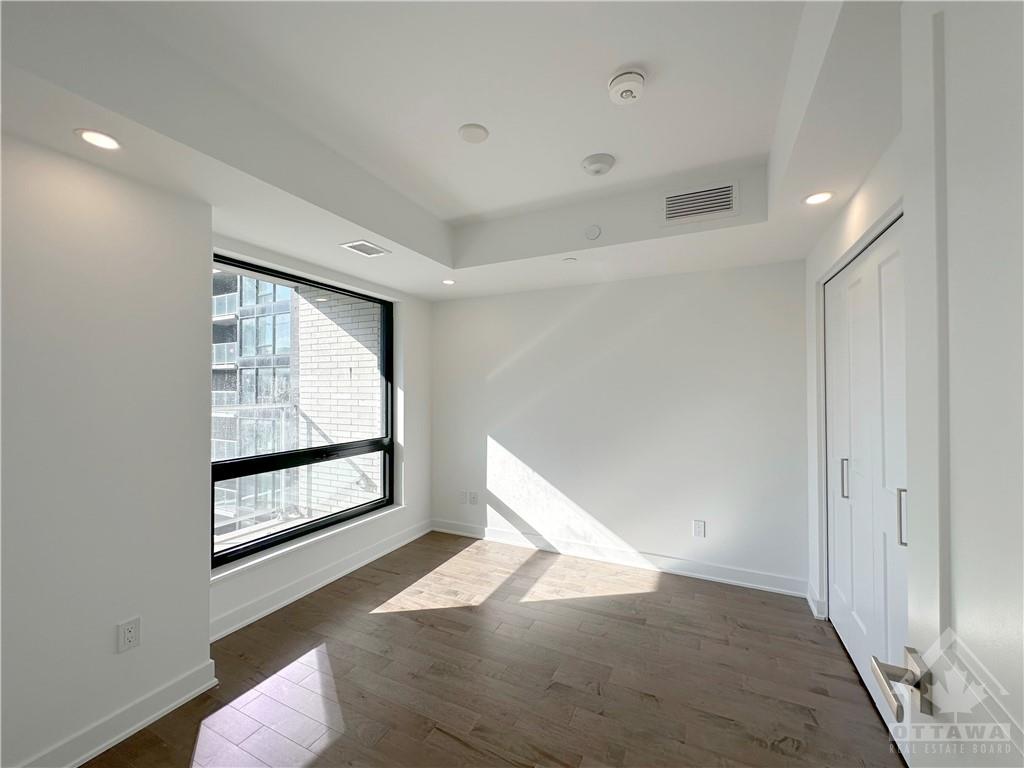 340 QUEEN Street, #1509