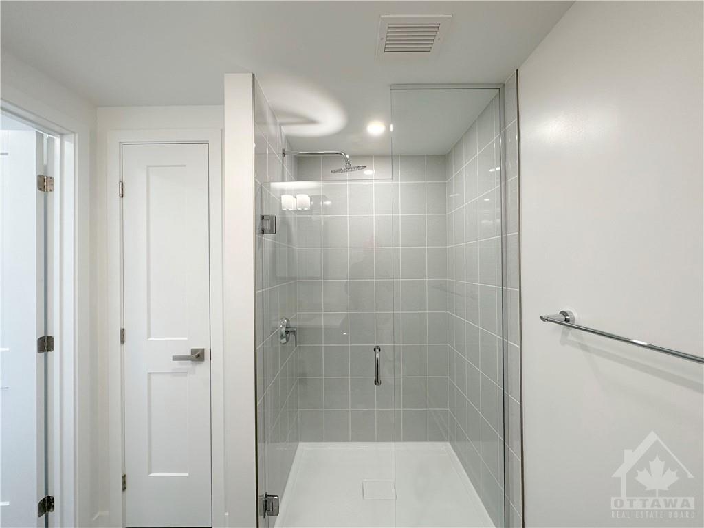 340 QUEEN Street, #1609