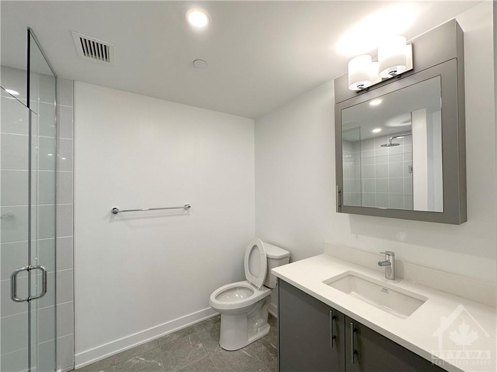 340 QUEEN Street, #1609