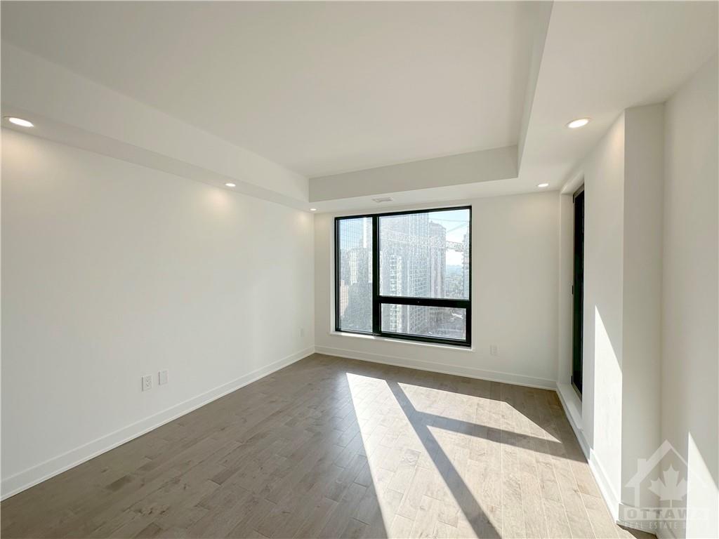 340 QUEEN Street, #1609