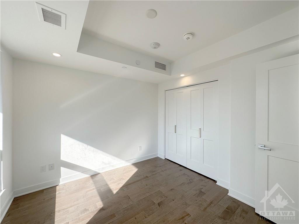 340 QUEEN Street, #1609