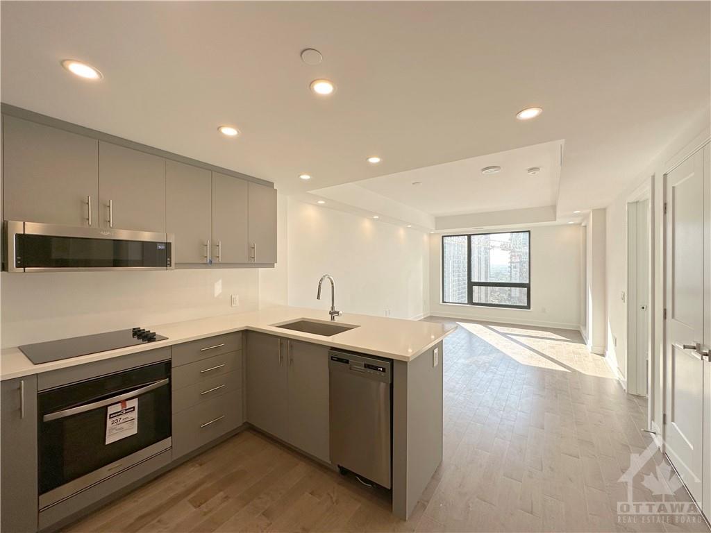 340 QUEEN Street, #1609