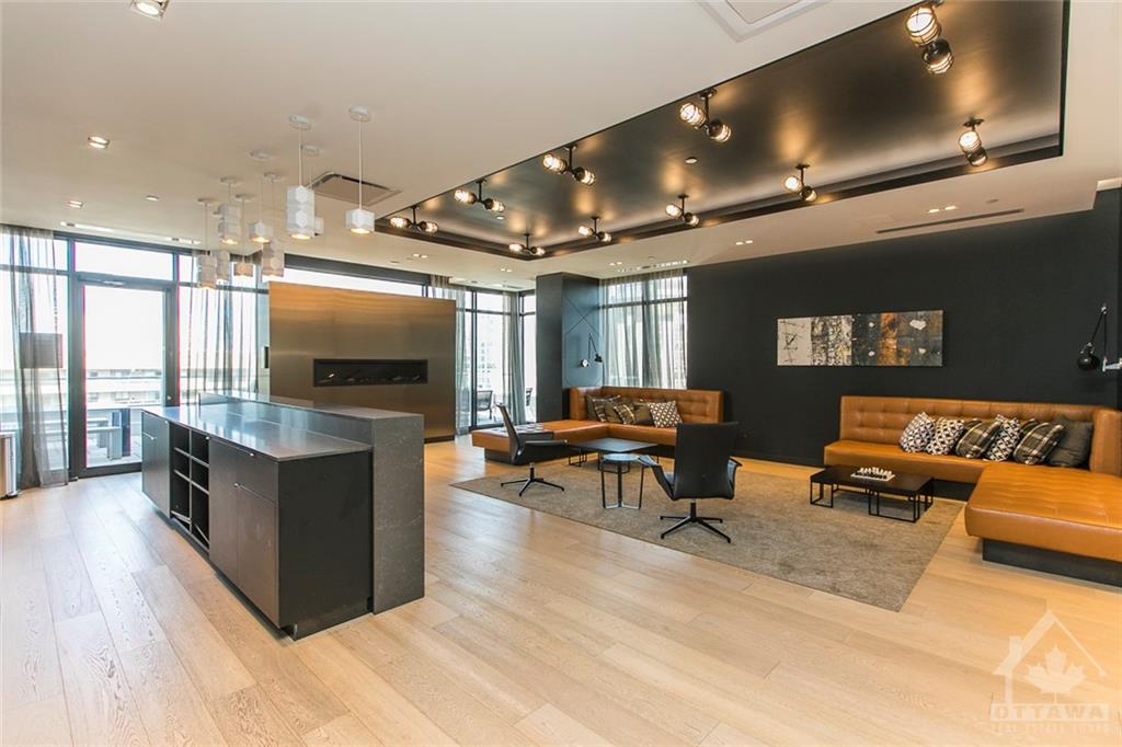 255 BAY Street, #315