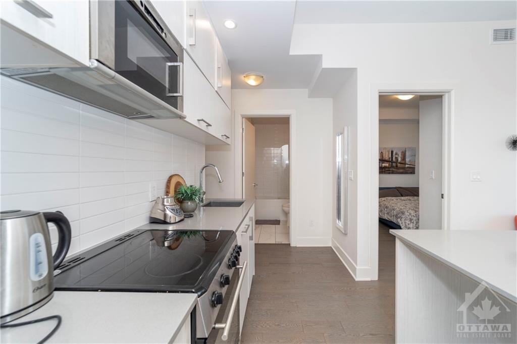 255 BAY Street, #315