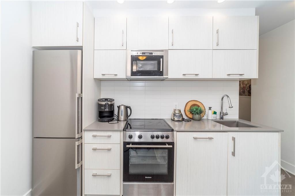 255 BAY Street, #315