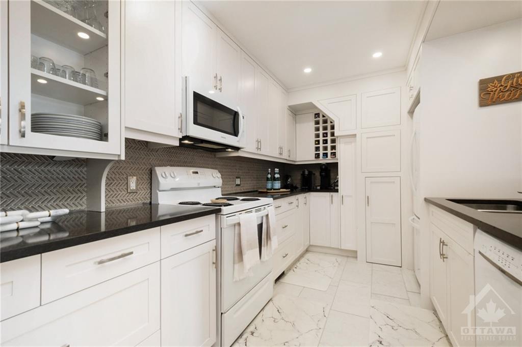 403 MONTFORT Street, #3