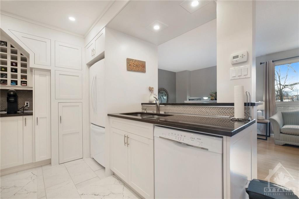 403 MONTFORT Street, #3