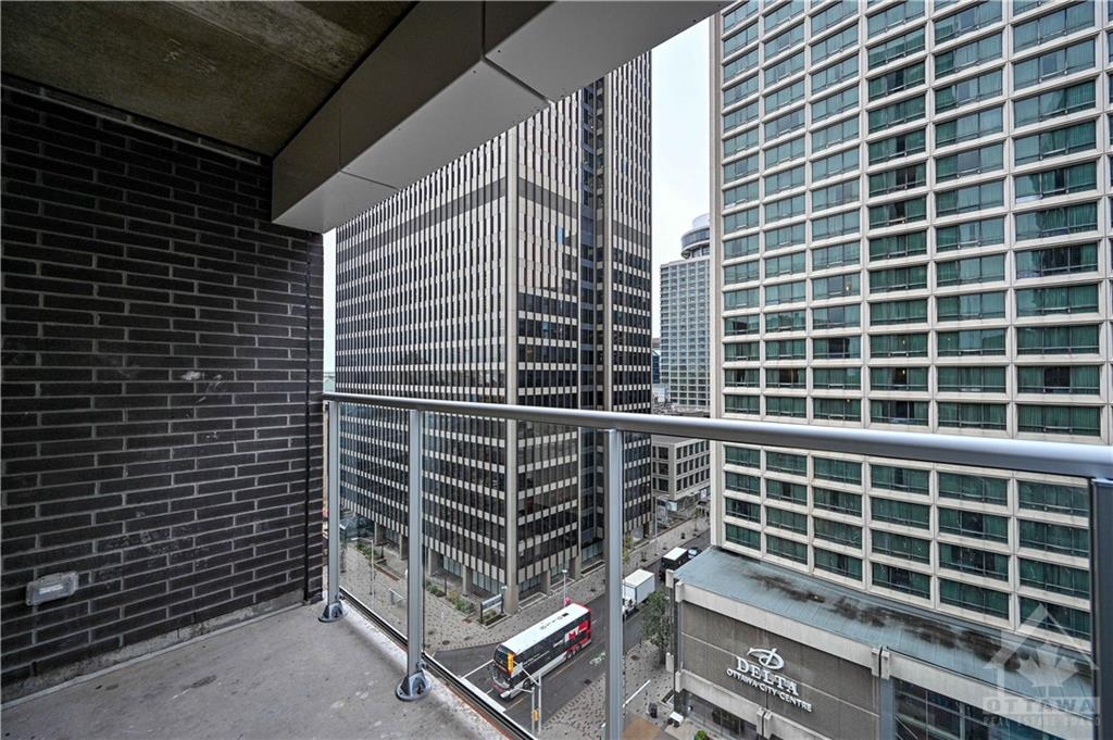 340 QUEEN Street, #1007