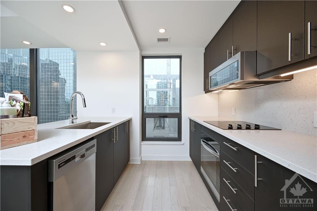 340 QUEEN Street, #1007