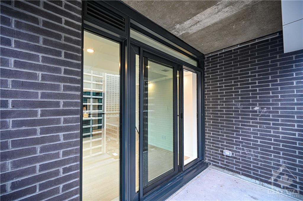 340 QUEEN Street, #1007