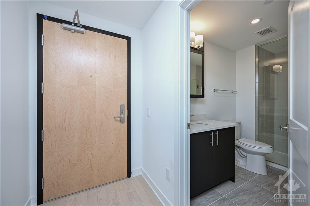 340 QUEEN Street, #1007