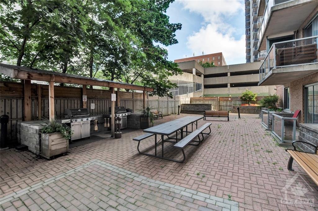 429 SOMERSET Street W, #1401