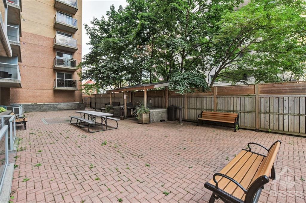 429 SOMERSET Street W, #1401