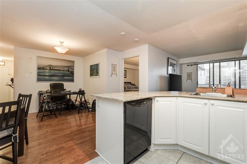 429 SOMERSET Street W, #1401