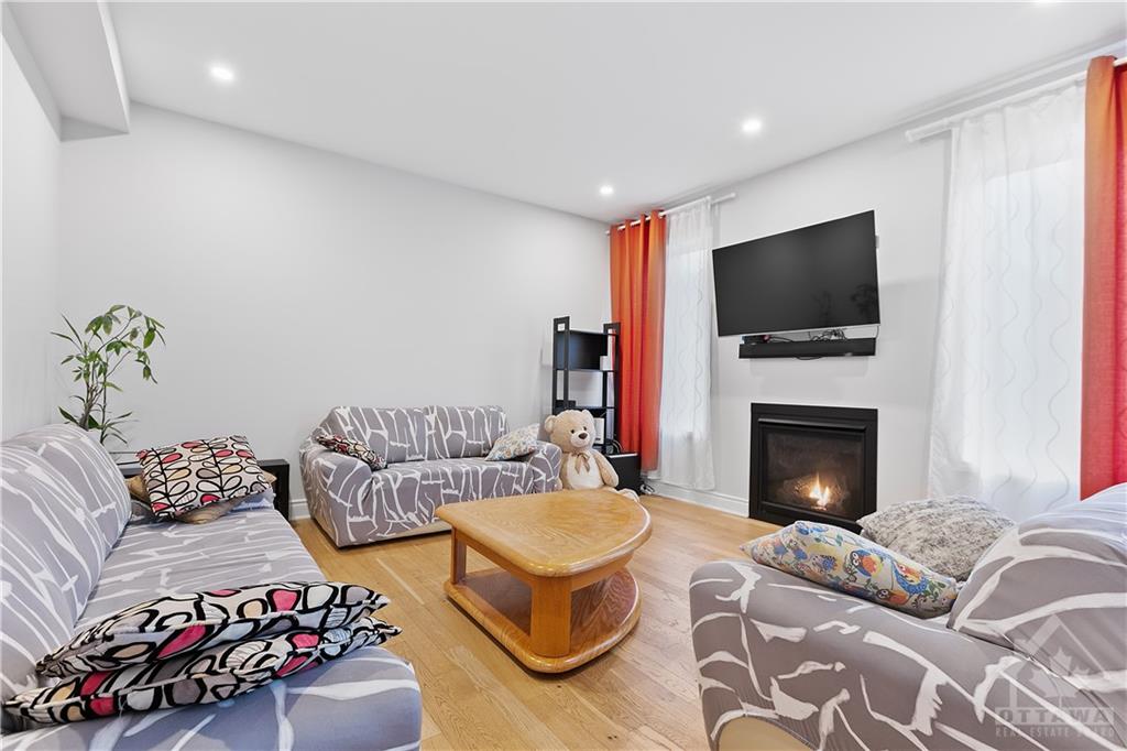 625 PARADE Drive