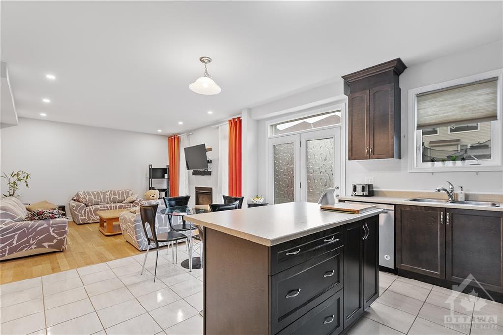 625 PARADE Drive