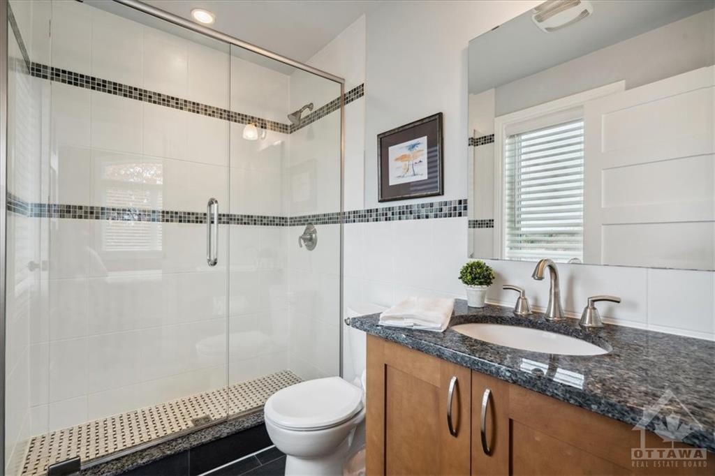 465 LOCKMASTER Crescent
