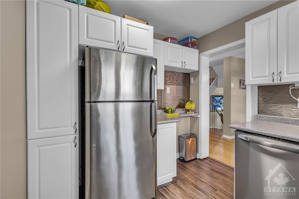 1711 LAMOUREUX Drive, #D