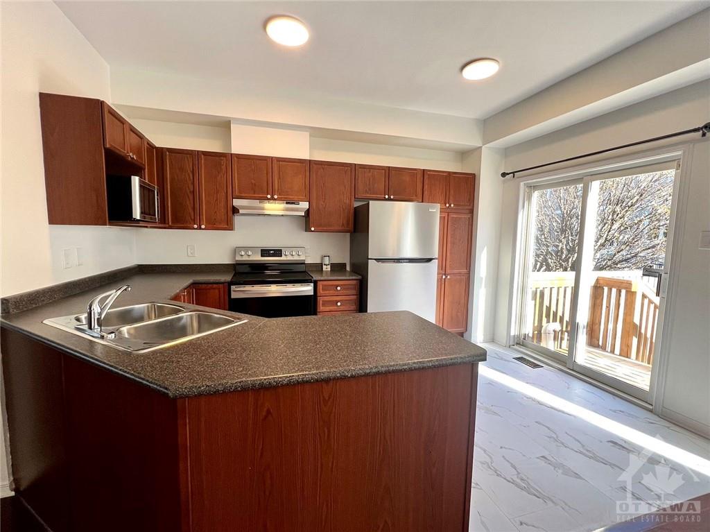32 SHIRLEY'S BROOK Drive